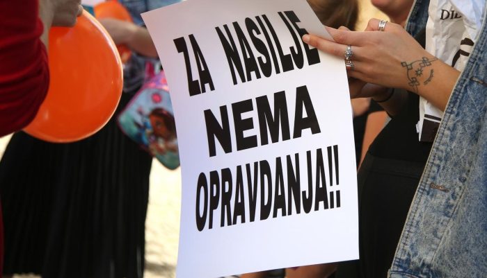 Ispred Županijskog suda u Šibeniku održan prosvjed “Pravda za djevojčice”